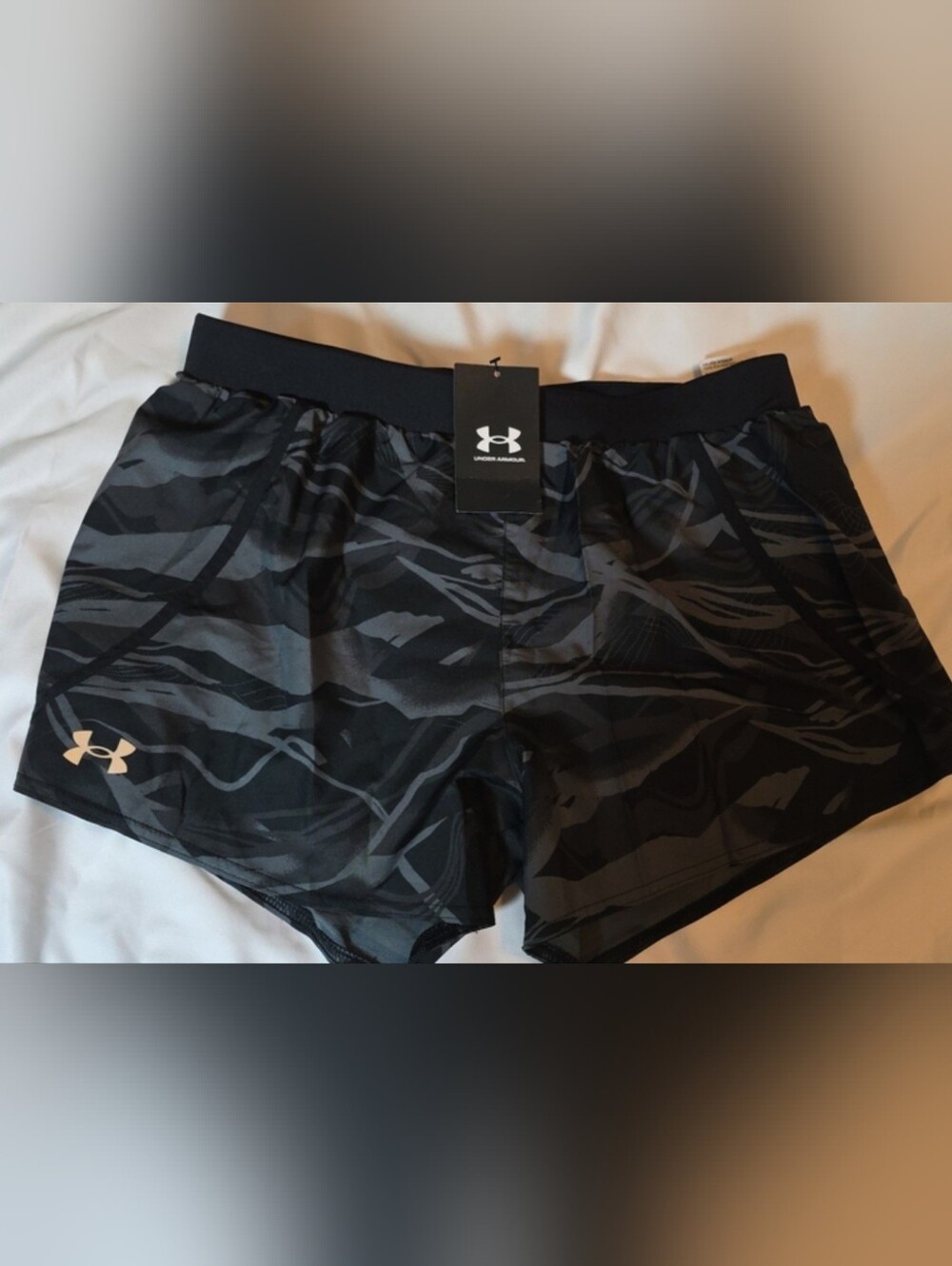 Under Armour Black & Charcoal Camo Athletic Shorts Womans Medium NWT